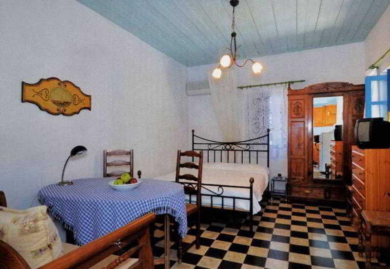 Akrotiri Hotel Platiá Ámosz Kültér fotó